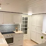 Holiday home Atmosphere Close To Water Surrounded By Pines *